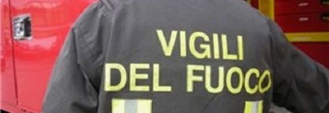 Travolto da un mobile di casa resta per due giorni bloccato a terra: salvato dai pompieri Travolto da un mobile di casa resta per due giorni bloccato a terra: salvato dai pompieri