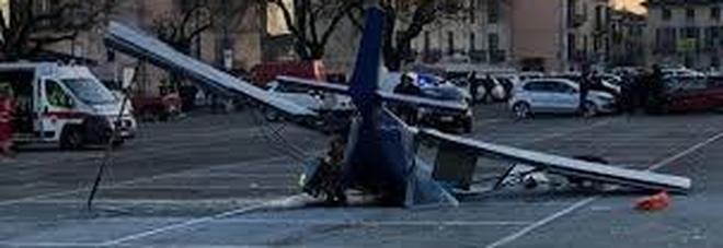 Con un ultraleggero precipita nella piazza del paese e muore