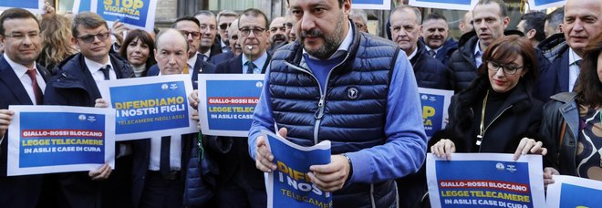 Voli di Stato, l'annuncio di Salvini: «Altro processo in arrivo». L'accusa stavolta è abuso d'ufficio Voli di Stato, l'annuncio di Salvini: «Altro processo in arrivo». L'accusa stavolta è abuso d'ufficio