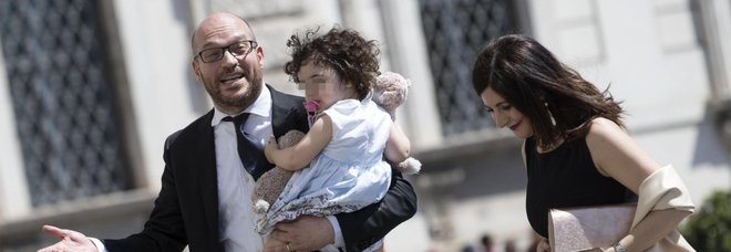 Fontana, neoministro alla Famiglia: «Quelle gay non esistono». E Salvini lo bacchetta Fontana, neoministro alla Famiglia: «Quelle gay non esistono». E Salvini lo bacchetta