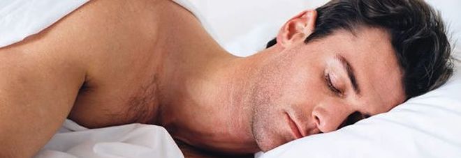 Dormire con l'aria condizionata fa male ? I consigli per impostarla correttamente