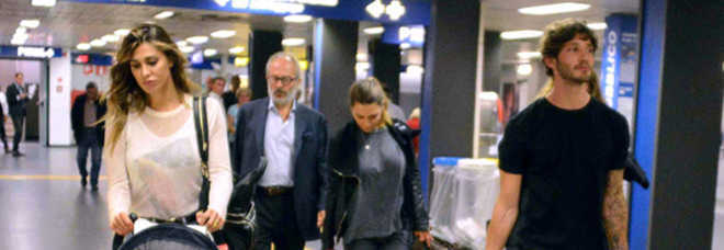 Belen stanca all'aeroporto con Santiago
prima di tornare in tv con la De Filippi-Foto