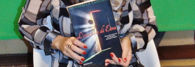 "L'essenza di Etra", da Marzullo il libro e l'autrice "L'essenza di Etra", da Marzullo il libro e l'autrice