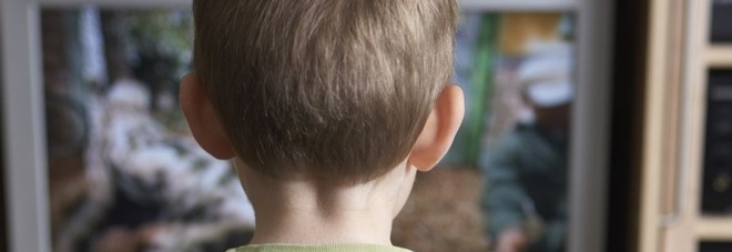 Tv come babysitter, la psicologa: «I genitori spieghino le storie dei cartoni»