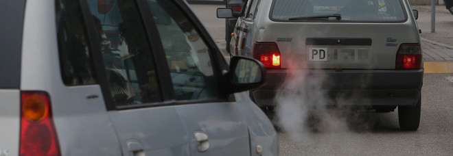 Pm10, stop Euro4 anche a Venezia. Padova si ferma, Treviso-Mestre 3 volte oltre il limite Pm10, stop Euro4 anche a Venezia. Padova si ferma, Treviso-Mestre 3 volte oltre il limite