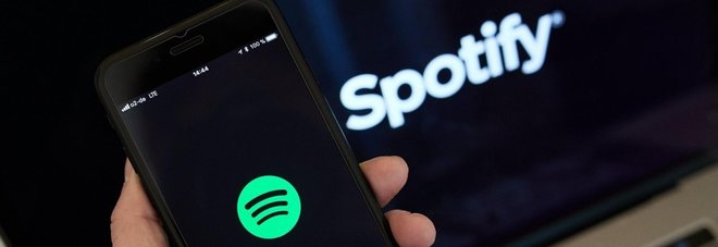 Spotify blocca gli abbonamenti pirata: sui social scoppia il panico Spotify blocca gli abbonamenti pirata: sui social scoppia il panico