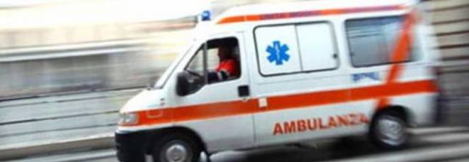 Schianto frontale in scooter contro il furgone: morto un ventenne Schianto frontale in scooter contro il furgone: morto un ventenne