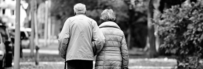 Il dramma di Sergio e Luisa, a 85 anni decidono di farla finita insieme: trovati abbracciati. «Erano inseparabili» Il dramma di Sergio e Luisa, a 85 anni decidono di farla finita insieme: trovati abbracciati. «Erano inseparabili»
