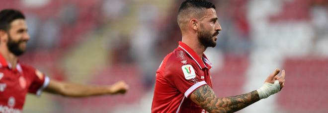 Bonaiuto festeggia il gol vittoria e qualificazione Bonaiuto festeggia il gol vittoria e qualificazione