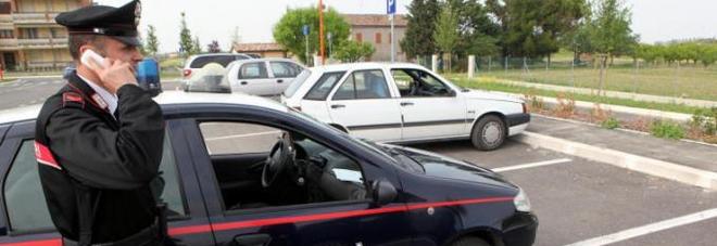 Napoli, studentessa di 16 anni violentata sugli scogli, fermati tre minorenni Napoli, studentessa di 16 anni violentata sugli scogli, fermati tre minorenni