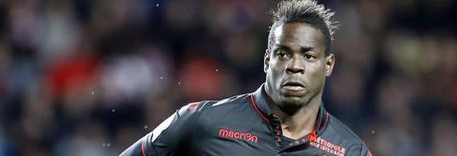 Il Nizza non ci sta: polemica per il giallo a Balotelli dopo insulti razzisti