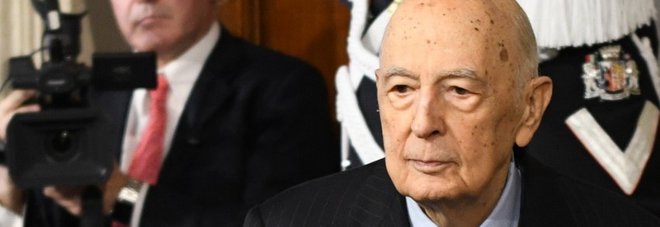 Napolitano ricoverato, messaggi d'odio sui social e sul blog M5S Napolitano ricoverato, messaggi d'odio sui social e sul blog M5S