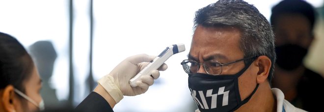 Controllo con il thermoscanner Controllo con il thermoscanner
