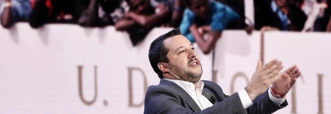 Salvini attacca: «L'Italia non è più il campo profughi di tutt'Europa»
