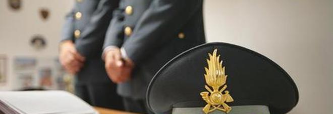 Prendevano il reddito di cittadinanza ma avevano ville e Ferrari: 237 furbetti scoperti dalla Gdf