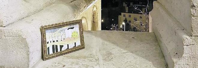 «Mi faccio rubare i quadri: li appendo in città e subito qualcuno se li prende» «Mi faccio rubare i quadri: li appendo in città e subito qualcuno se li prende»