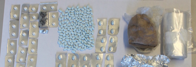La droga trovata nel calzino e nell'auto dei due sloveni fermati a Gorizia La droga trovata nel calzino e nell'auto dei due sloveni fermati a Gorizia