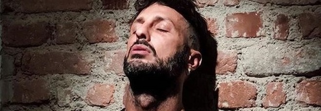 Fabrizio Corona, la nuova fidanzata si chiama Alessandra e fa l'attrice