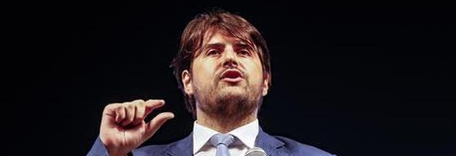 Il sottosegretario Buffagni, fedelissimo di Di Maio, l'unico 5 Stelle a Cernobbio Il sottosegretario Buffagni, fedelissimo di Di Maio, l'unico 5 Stelle a Cernobbio