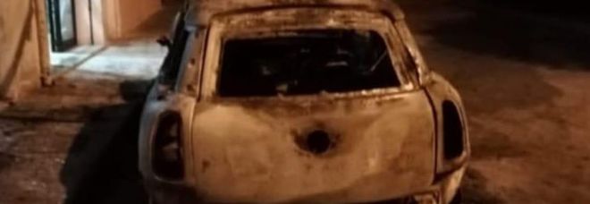 A fuoco l'auto del presidente Arci Brindisi A fuoco l'auto del presidente Arci Brindisi