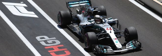 Hamilton vola nelle seconde libere. Ferrari lontane
