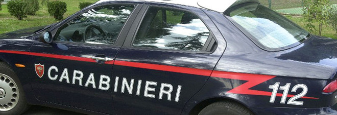 Uomo ucciso a coltellate, ferita la compagna. Fermato un 43enne amico della coppia