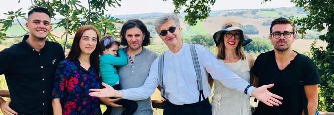 Cagli abbraccia Wenders
Il regista tedesco
riceve il Bronzo Dorato