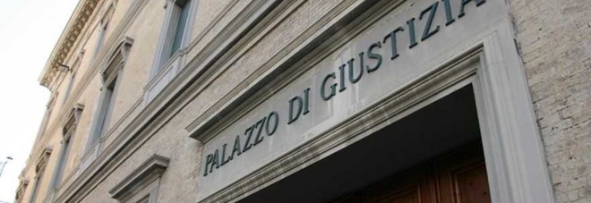 Perseguita e minaccia
la vecchia ​fiamma
delle moglie: condannato