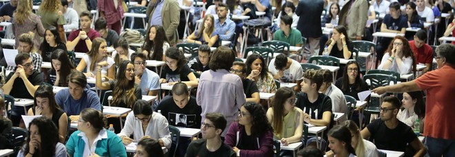 Test di Medicina oggi per quasi 70mila studenti italiani: solo uno su sei ce la fa Test di Medicina oggi per quasi 70mila studenti italiani: solo uno su sei ce la fa