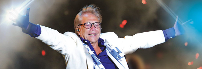 A volo D'Angelo, il cantautore partenopeo in tour Concerto 6.0