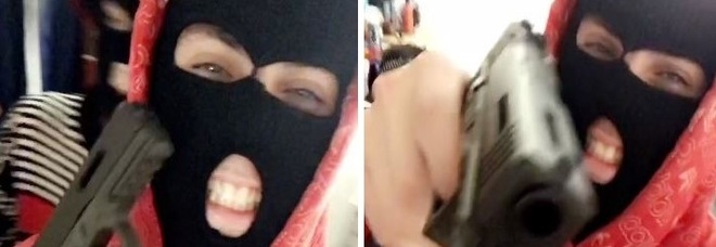 Cerciello, impronte di Natale Hjort trovate sul controsoffitto dov'era nascosto il coltello Cerciello, impronte di Natale Hjort trovate sul controsoffitto dov'era nascosto il coltello