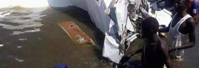 Precipita un aereo in Sud Sudan: 18 vittime, un medico italiano tra i tre sopravvissuti Precipita un aereo in Sud Sudan: 18 vittime, un medico italiano tra i tre sopravvissuti