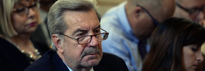 Tim, raggiunto l'accordo: “solidarietà” per 30mila e 4.500 uscite volontarie Tim, raggiunto l'accordo: “solidarietà” per 30mila e 4.500 uscite volontarie