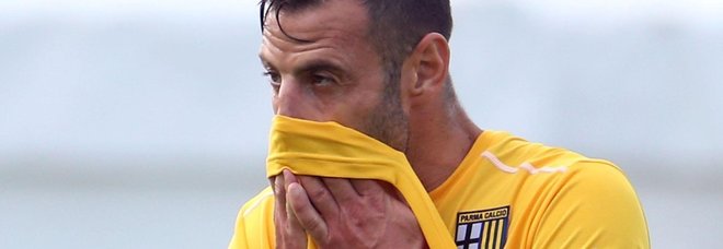 Parma, -5 in Serie A la prossima stagione. Stop di due anni a Calaiò. Il club: ​«Sentenza iniqua e illogica»