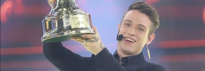 Amici17 Dopo la canzone Irama dedica la vittoria alla nonna:«Ho pensato a lei tutta la sera»
