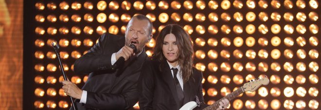 Laura Pausini e Biagio Antonacci, a Bari tre ore live tra hit e omaggi