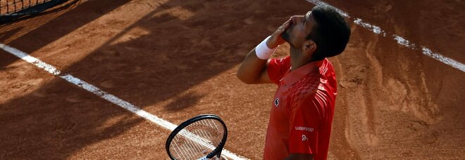 Alcaraz-Djokovic: orario, il precedente e dove vedere la semifinale del Roland Garros