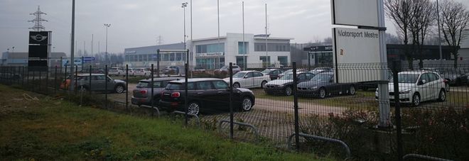 Pagano le tanto desiderate Bmw, ma non arrivano né auto né moto Pagano le tanto desiderate Bmw, ma non arrivano né auto né moto