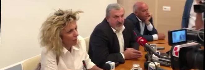 Tap, lite Lezzi-Emiliano su Di Battista. Lei: fai sceneggiata. Lui: maleducata Tap, lite Lezzi-Emiliano su Di Battista. Lei: fai sceneggiata. Lui: maleducata