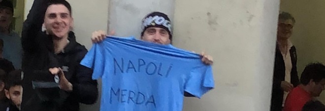 I tifosi della Juve offendono Insigne,
il Napoli: «È una vergogna»