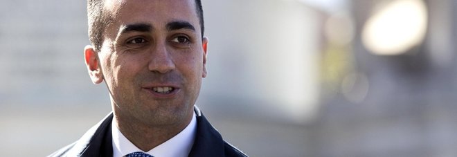 Reddito di cittadinanza, frenata dei 5Stelle: «Sarà fuori dal Def» Reddito di cittadinanza, frenata dei 5Stelle: «Sarà fuori dal Def»