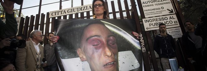 Caso Cucchi, processi e colpi di scena: 9 anni per la verità Caso Cucchi, processi e colpi di scena: 9 anni per la veritÃ