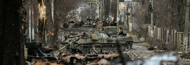 Guerra Ucraina, bombardamenti russi a Kherson: tre civili morti