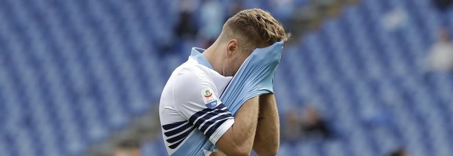 La Lazio scivola sul già retrocesso Chievo: 1-2. La Champions si allontana