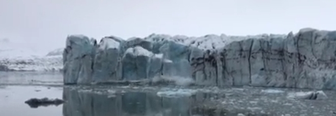 Il frame del video che ha mostrato il fenomeno naturale avvenuto in Islanda Il frame del video che ha mostrato il fenomeno naturale avvenuto in Islanda