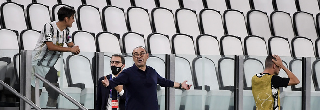 Juve eliminata, Sarri: «Devastato per l'eliminazione. Resto? Domanda offensiva. Non mi aspetto niente, ho un contratto da rispettare»