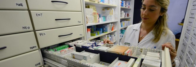 Coronavirus, manca il farmaco per l'artrite utilizzato contro il Covid-19: protestano i pazienti reumatici
