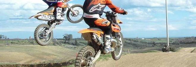 Cade sulla pista da motocross: batte la testa, grave un 16enne Cade sulla pista da motocross: batte la testa, grave un 16enne