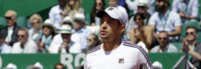 Montecarlo, Lajovic primo finalista: battuto Medvedev in due set