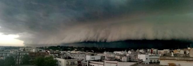 Shelf cloud, è incubo. «Arriva uno tsunami», grandine e nuvole come onde giganti